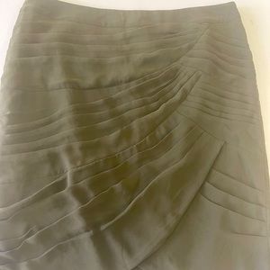 Banana Republic cotton knee length olive army green skirt size 8